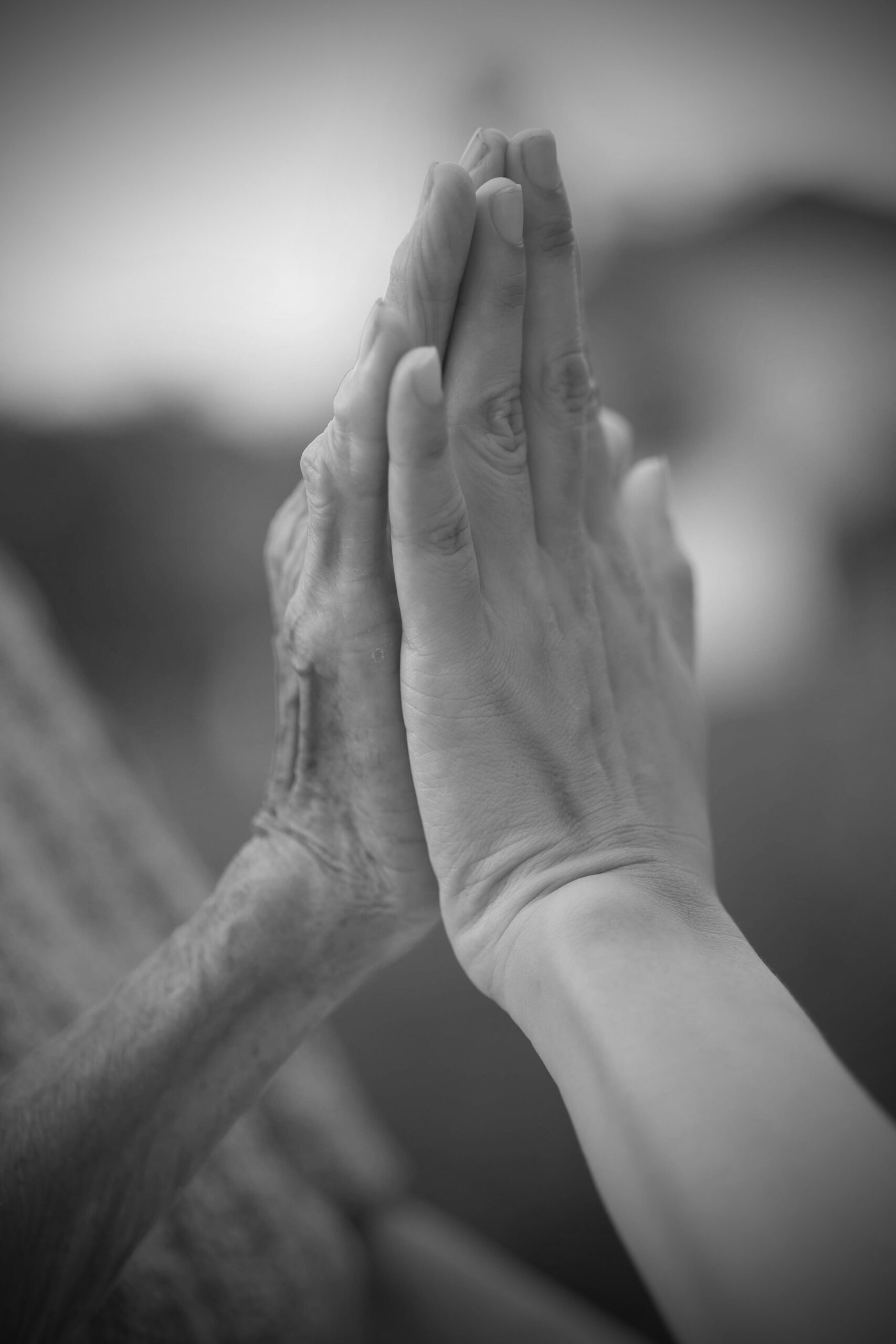 Hände an Hand-Krankensalbung